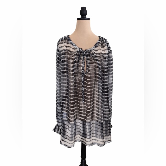 L'AGENCE Tops - L'AGENCE Black and White Blouse Size 8